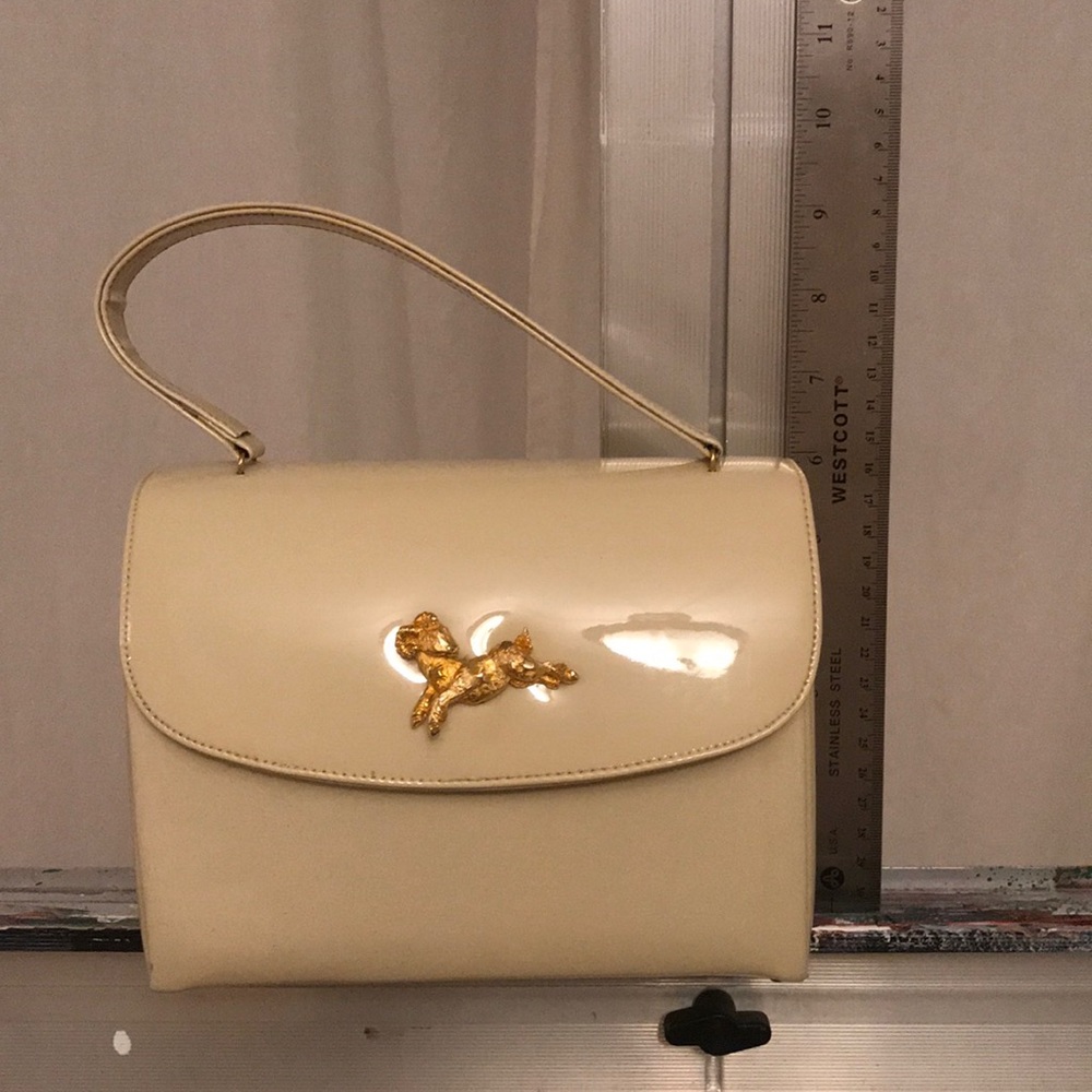 Vintage Lewis patent leather purse - so hip